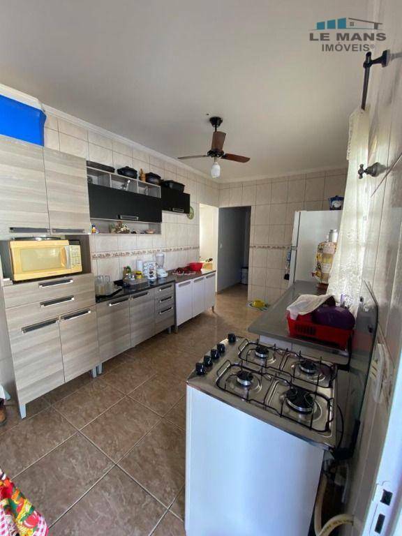 Casa à venda com 2 quartos, 210m² - Foto 17