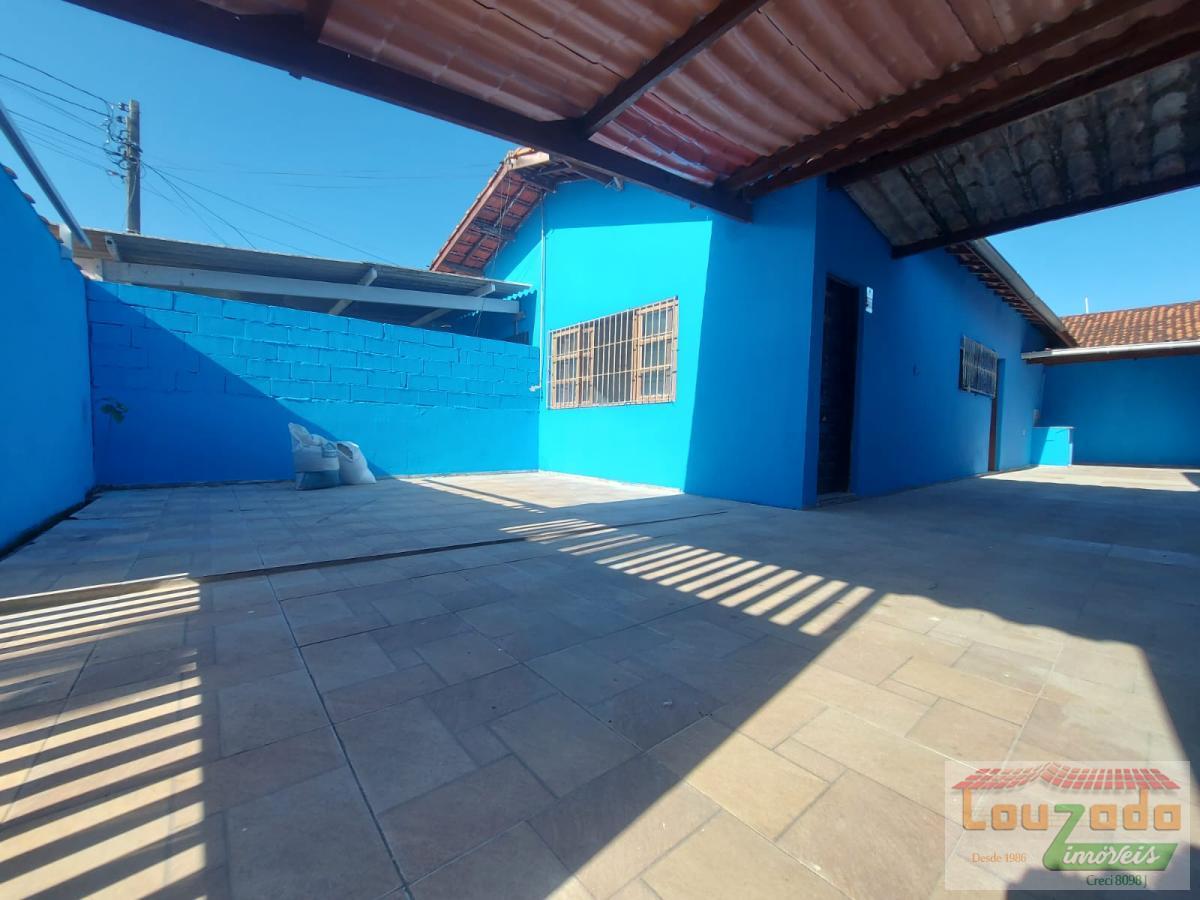 Casa à venda com 3 quartos, 288m² - Foto 1