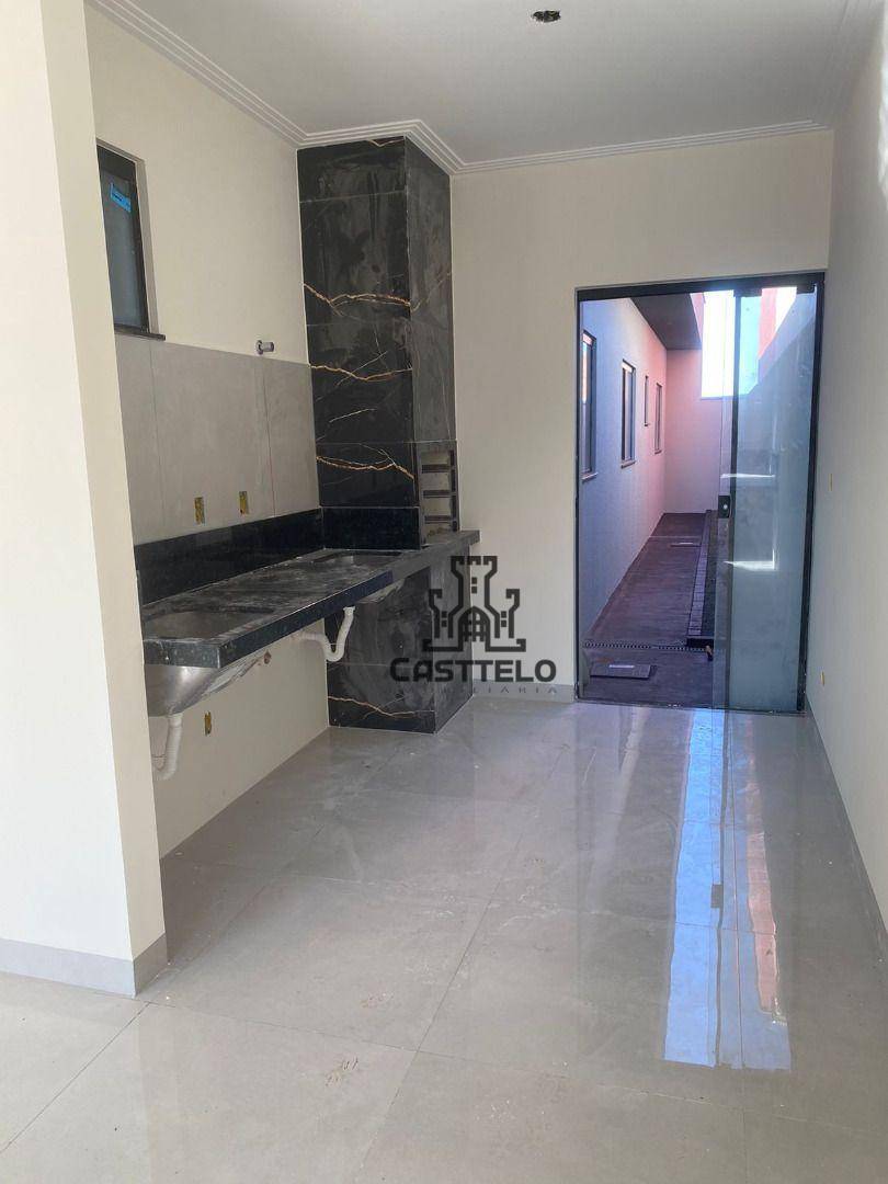 Casa à venda com 3 quartos, 83m² - Foto 4