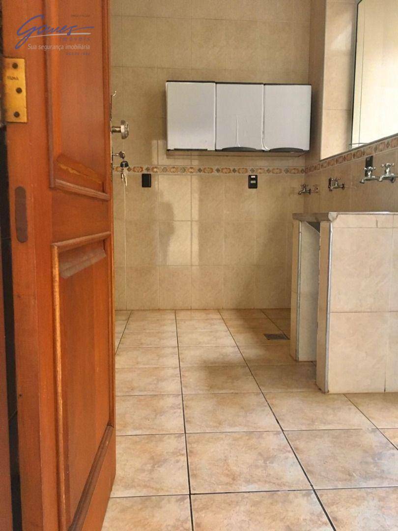 Casa à venda com 4 quartos, 214m² - Foto 15