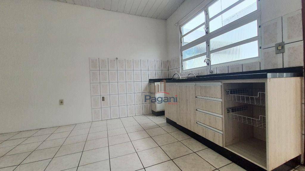 Casa à venda com 4 quartos, 244m² - Foto 12