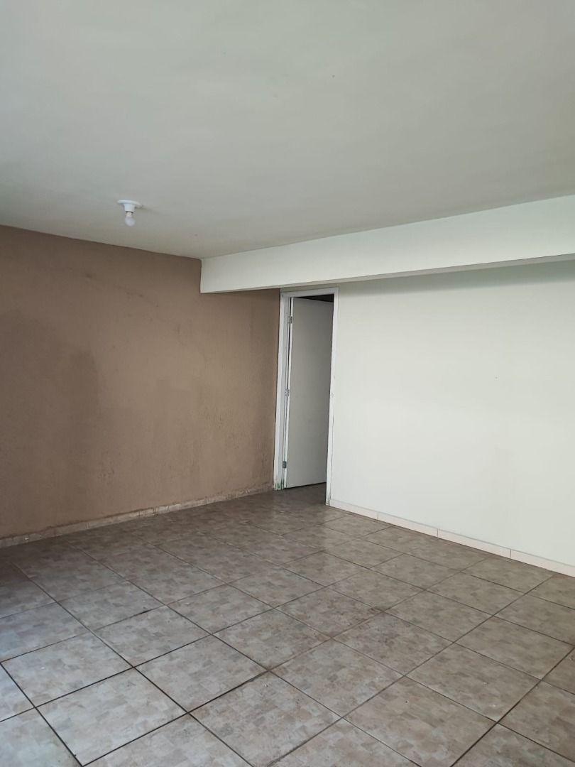 Sobrado à venda com 4 quartos, 129m² - Foto 2