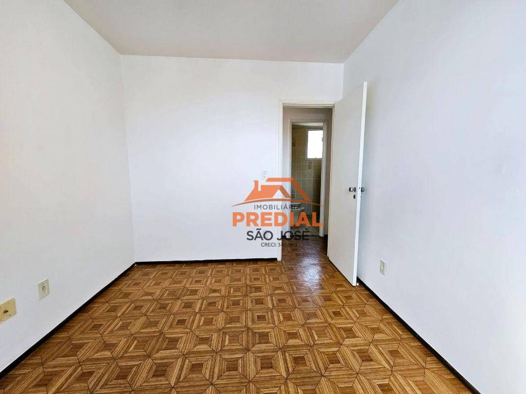 Apartamento à venda com 3 quartos, 82m² - Foto 12