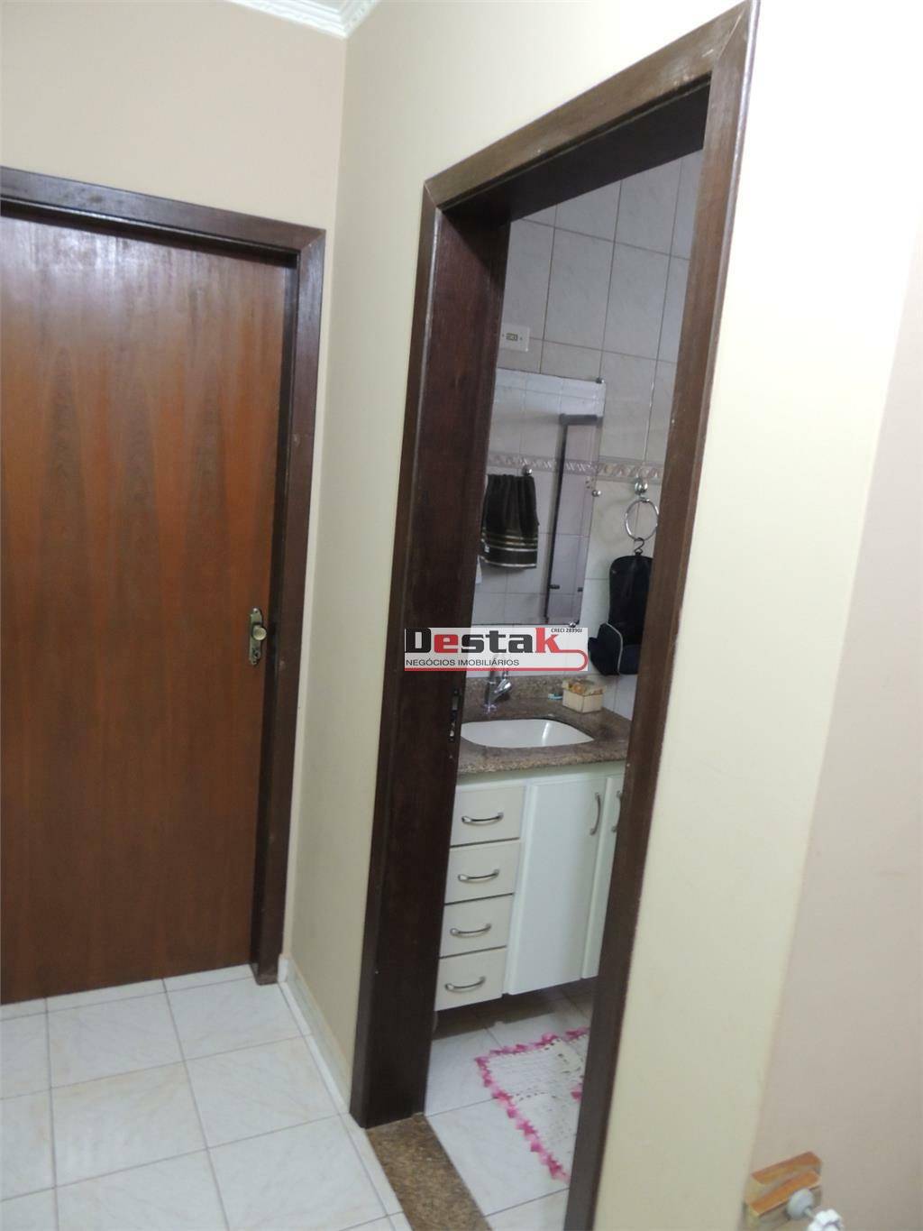 Sobrado à venda com 3 quartos, 300m² - Foto 15