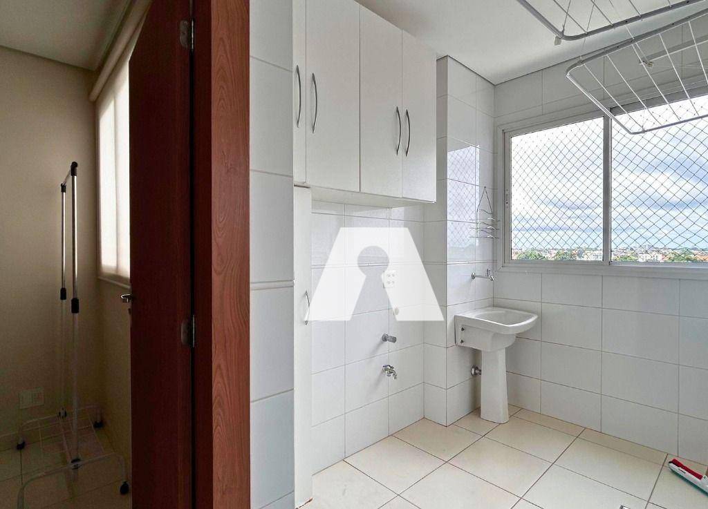 Apartamento para alugar com 3 quartos, 202m² - Foto 8