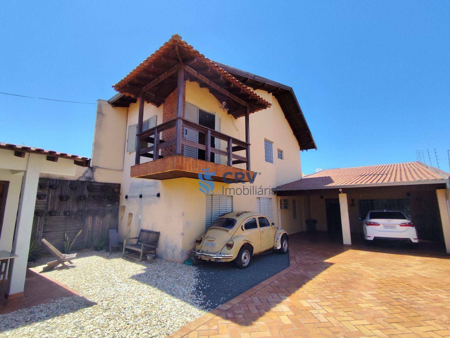 Casa à venda com 4 quartos, 300m² - Foto 1