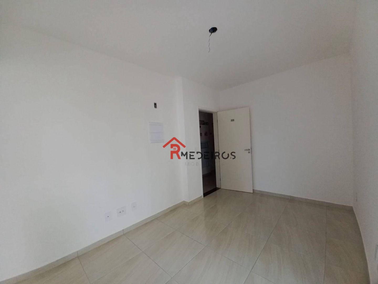 Apartamento à venda com 1 quarto, 44m² - Foto 3