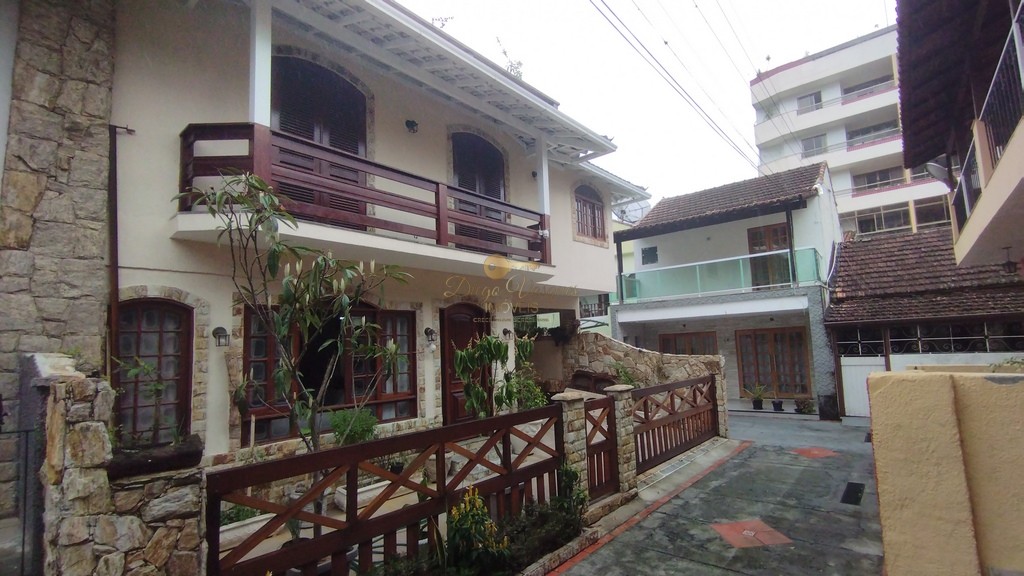 Casa de Condomínio à venda com 5 quartos, 247m² - Foto 2