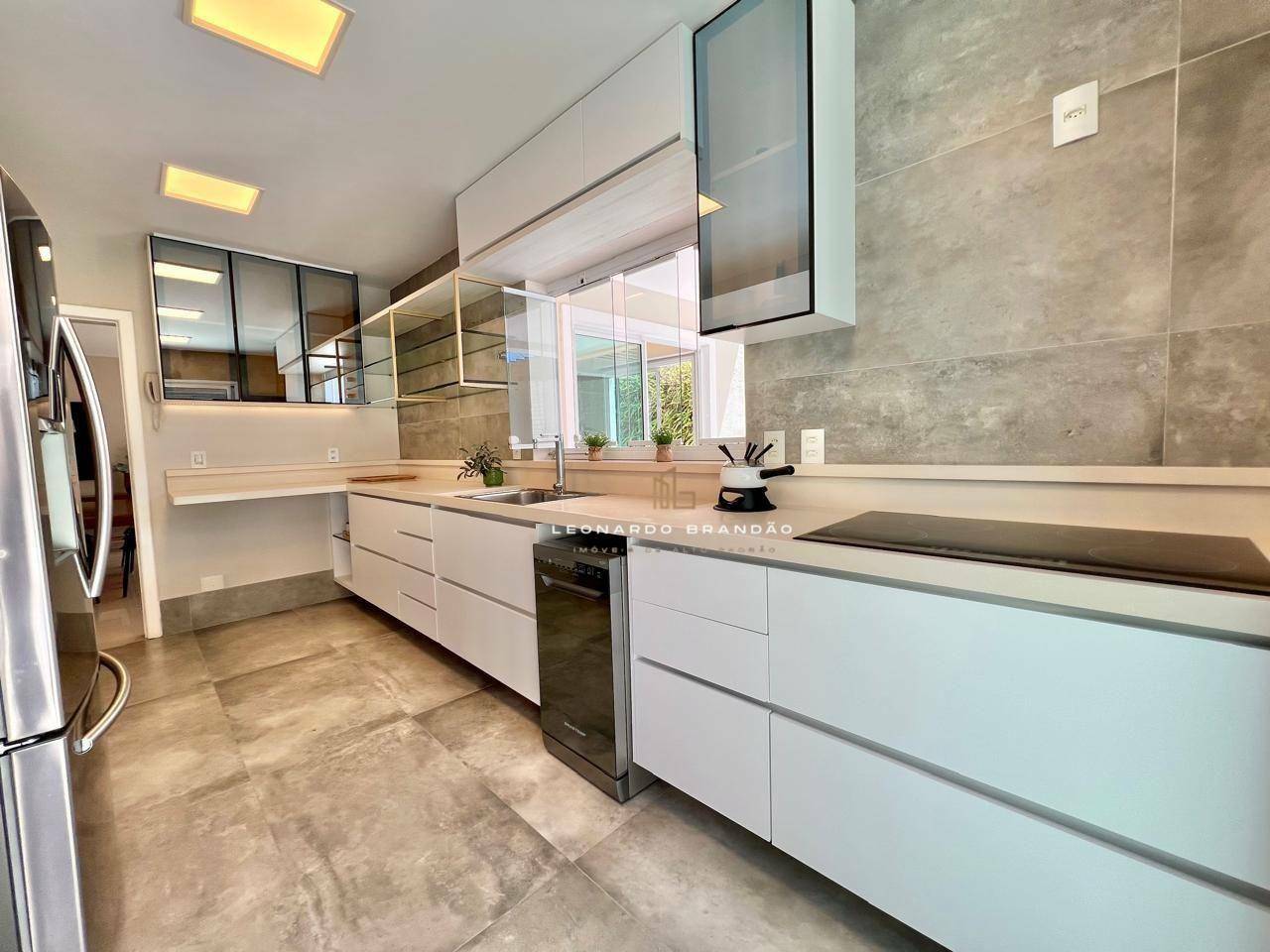 Casa de Condomínio à venda com 4 quartos, 246m² - Foto 9