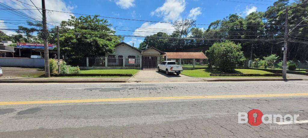 Casa à venda com 2 quartos, 100m² - Foto 1