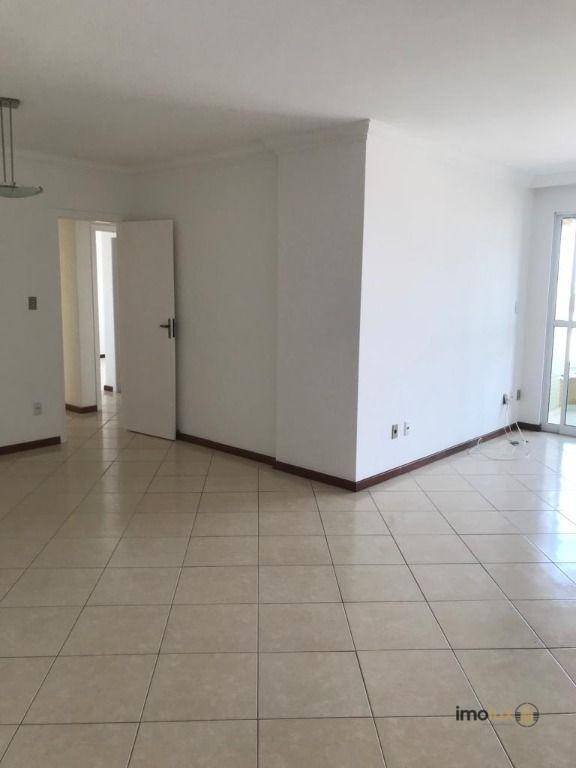 Apartamento à venda com 3 quartos, 136m² - Foto 8