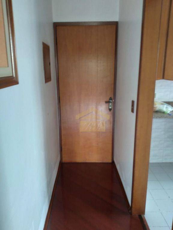 Apartamento para alugar com 2 quartos, 64m² - Foto 12