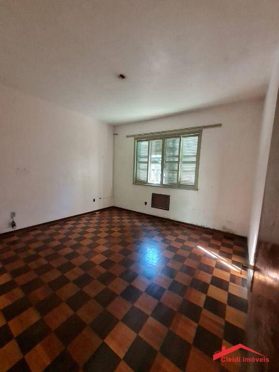 Casa à venda com 3 quartos, 250m² - Foto 4