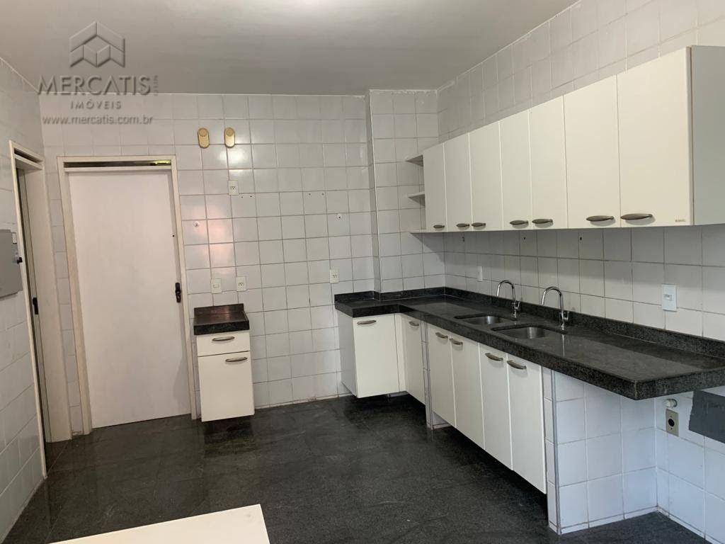 Apartamento à venda com 4 quartos, 195m² - Foto 13