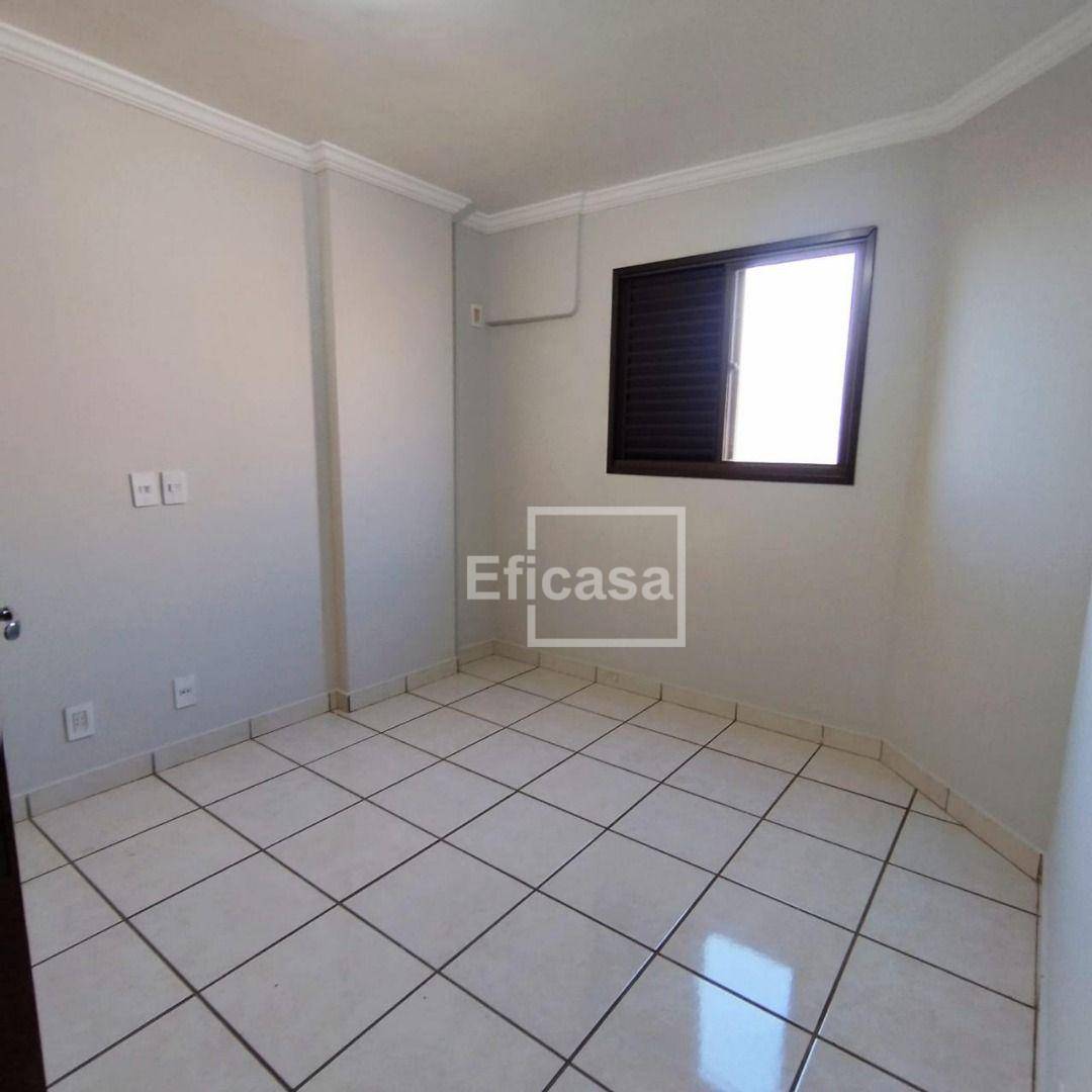Apartamento à venda com 2 quartos, 70m² - Foto 3