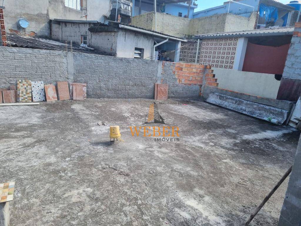 Sobrado à venda com 3 quartos, 110m² - Foto 1