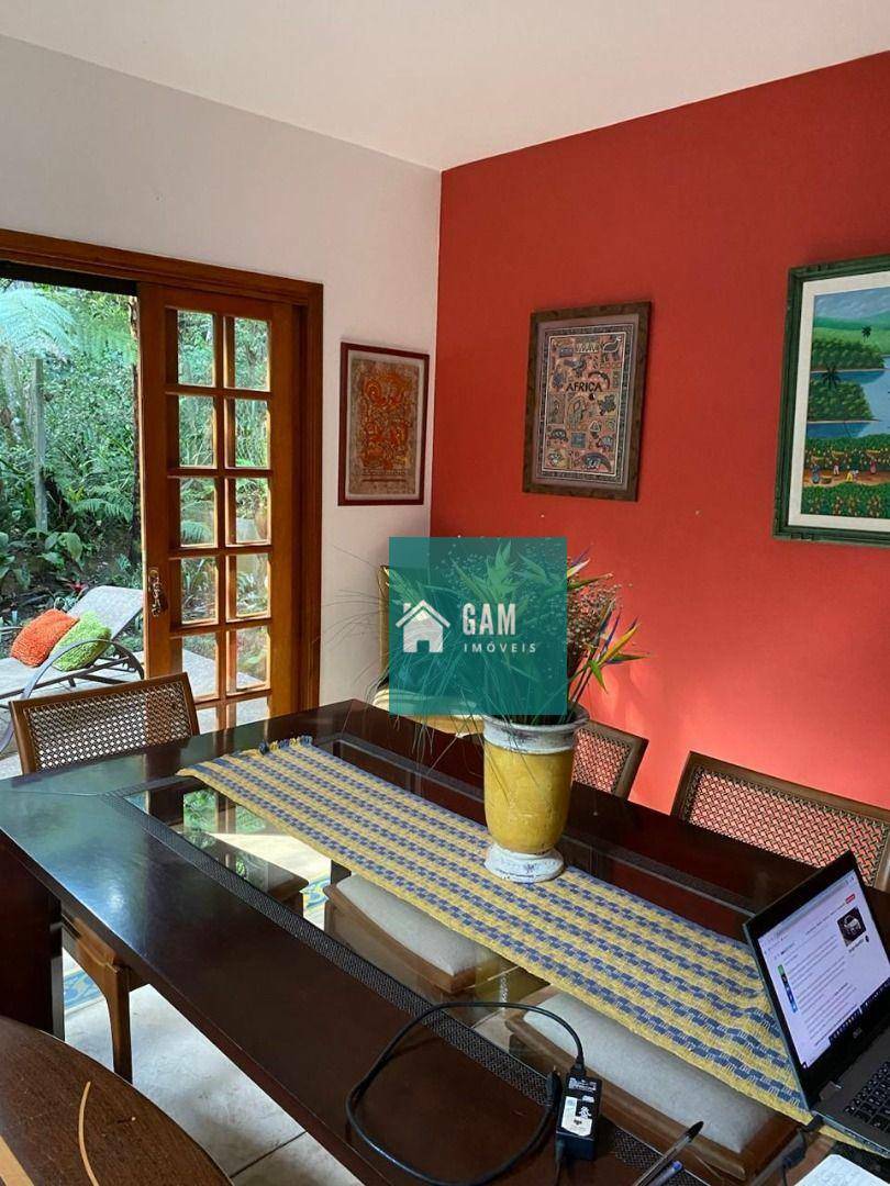Casa de Condomínio para alugar com 3 quartos, 250m² - Foto 16