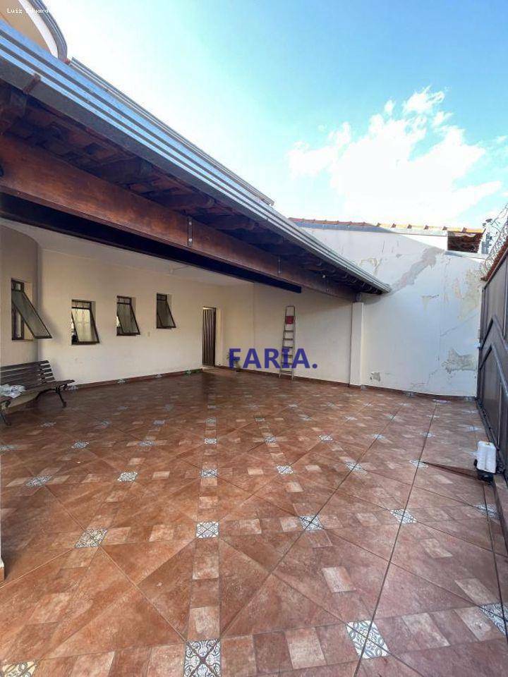 Casa à venda com 4 quartos, 200m² - Foto 5