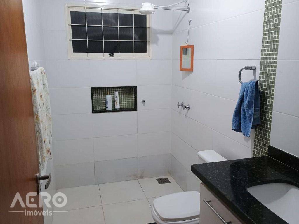 Casa à venda com 3 quartos, 106m² - Foto 12