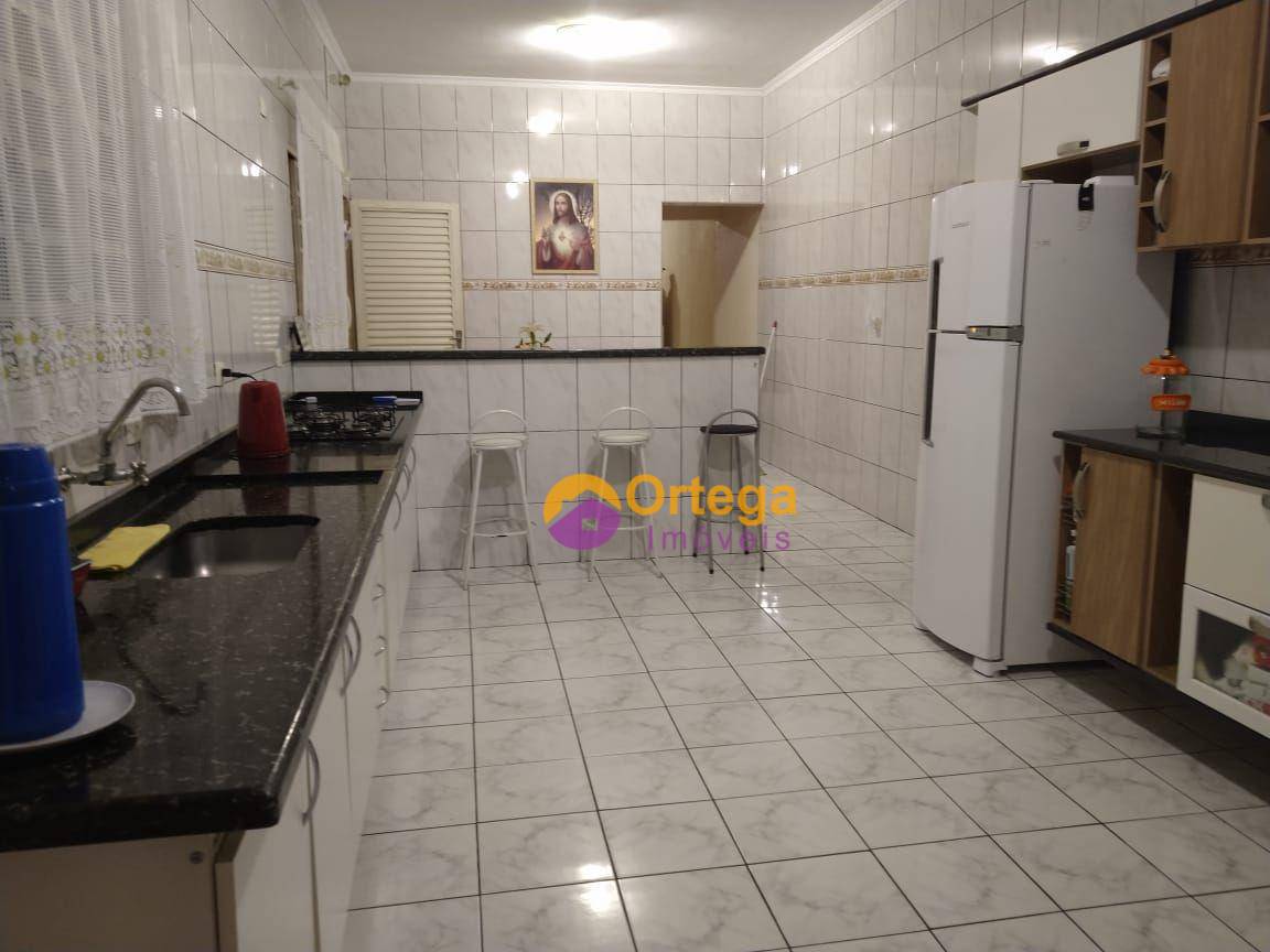 Sobrado à venda com 2 quartos, 228M2 - Foto 20