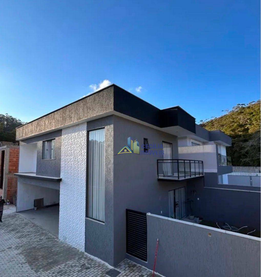 Casa à venda com 3 quartos, 172m² - Foto 1