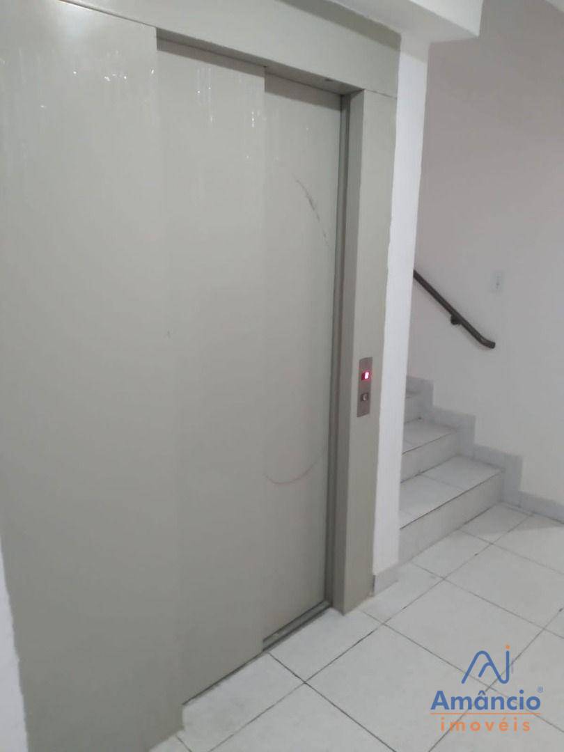 Apartamento à venda com 1 quarto, 62m² - Foto 2