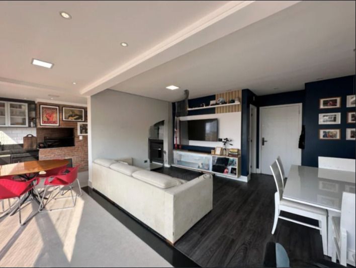 Apartamento à venda com 3 quartos, 108m² - Foto 2