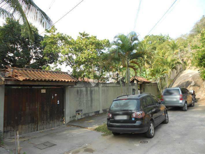 Casa à venda com 3 quartos, 194m² - Foto 1