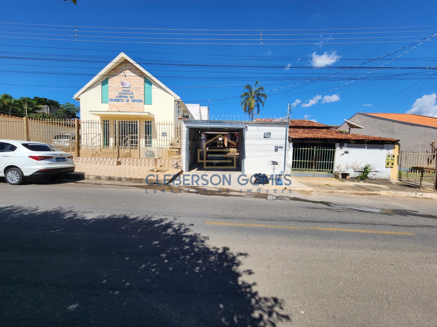 Casa à venda com 2 quartos, 180m² - Foto 2