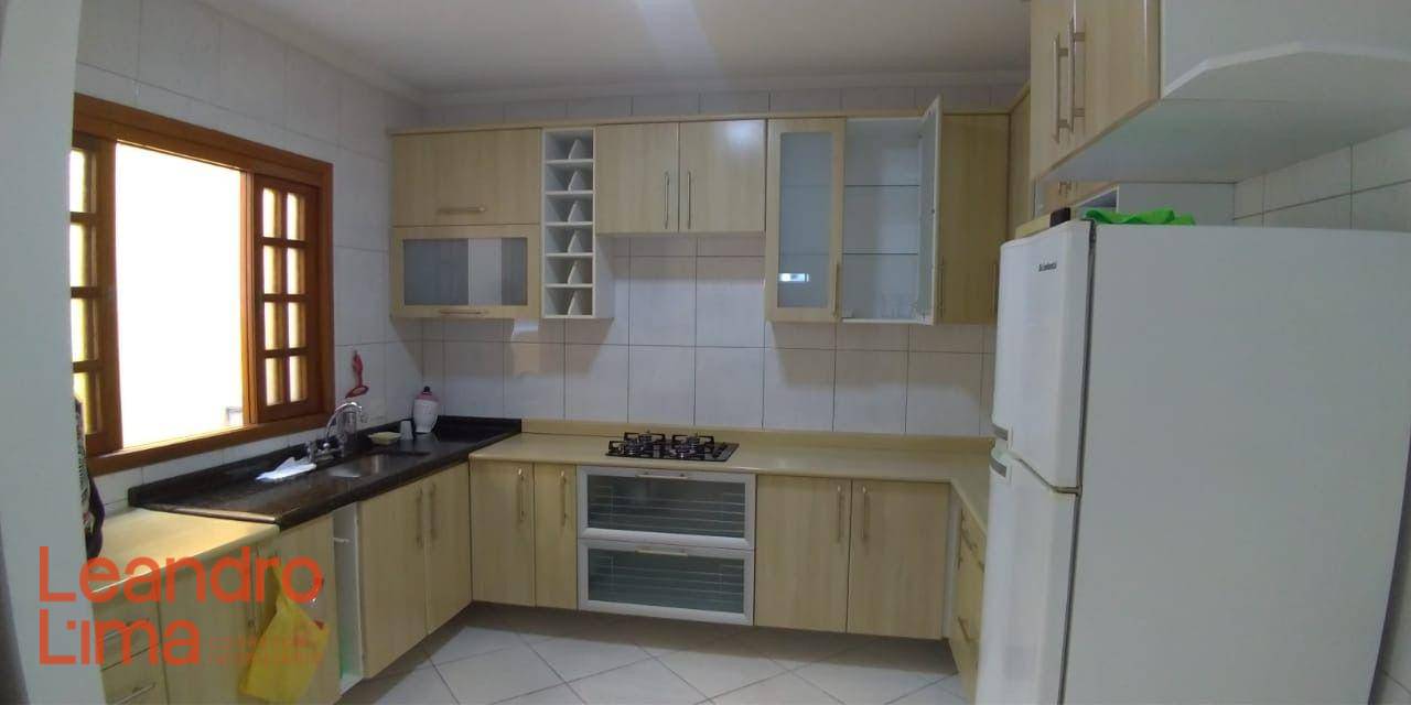 Casa à venda com 3 quartos, 136m² - Foto 8