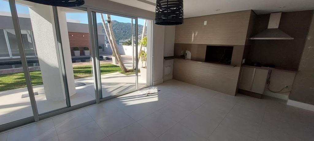 Casa à venda com 3 quartos, 350m² - Foto 5