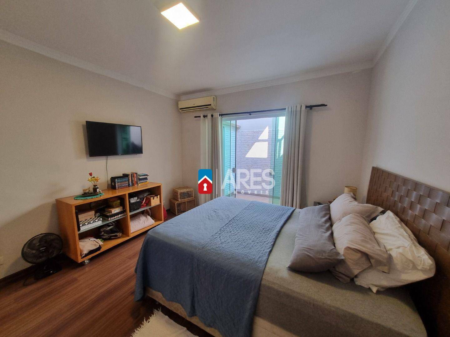 Casa à venda com 3 quartos, 207m² - Foto 15