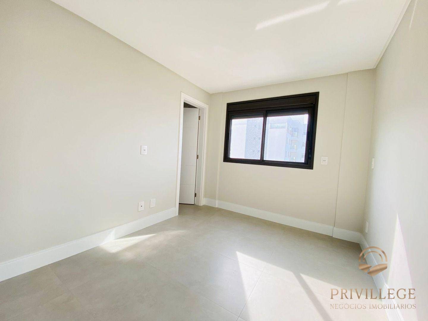 Apartamento à venda com 3 quartos, 139m² - Foto 6