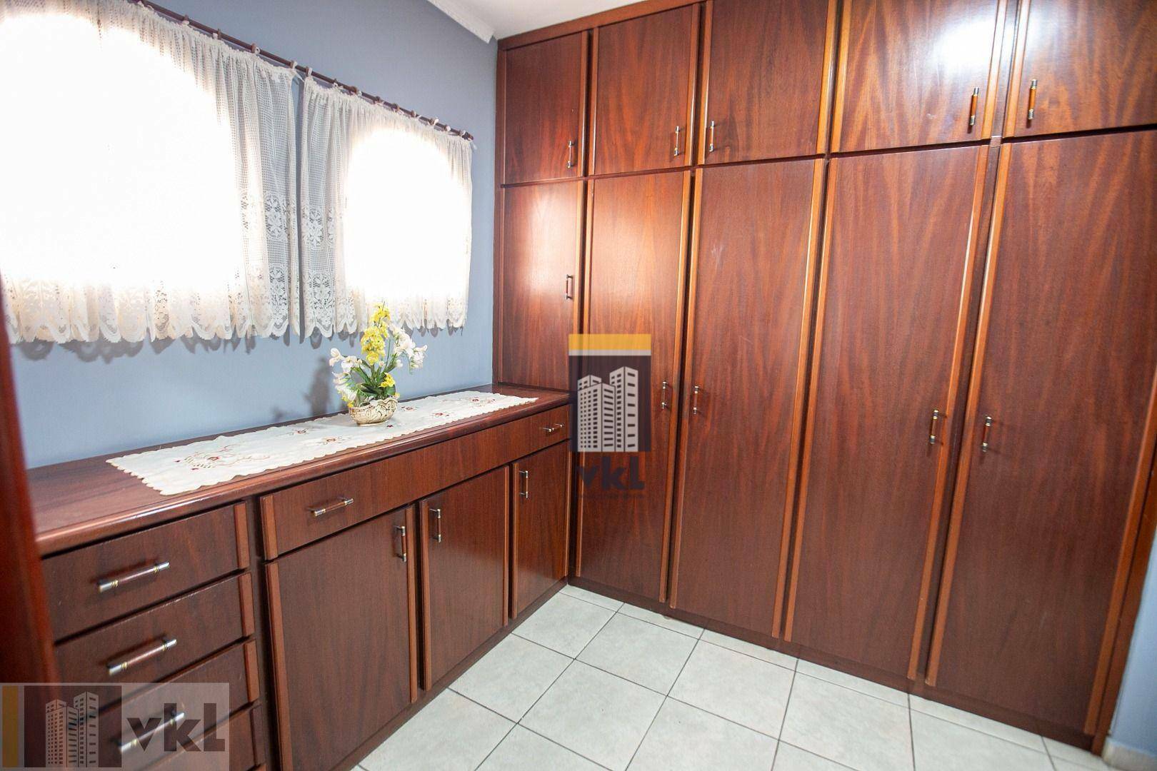 Sobrado à venda com 4 quartos, 372m² - Foto 57