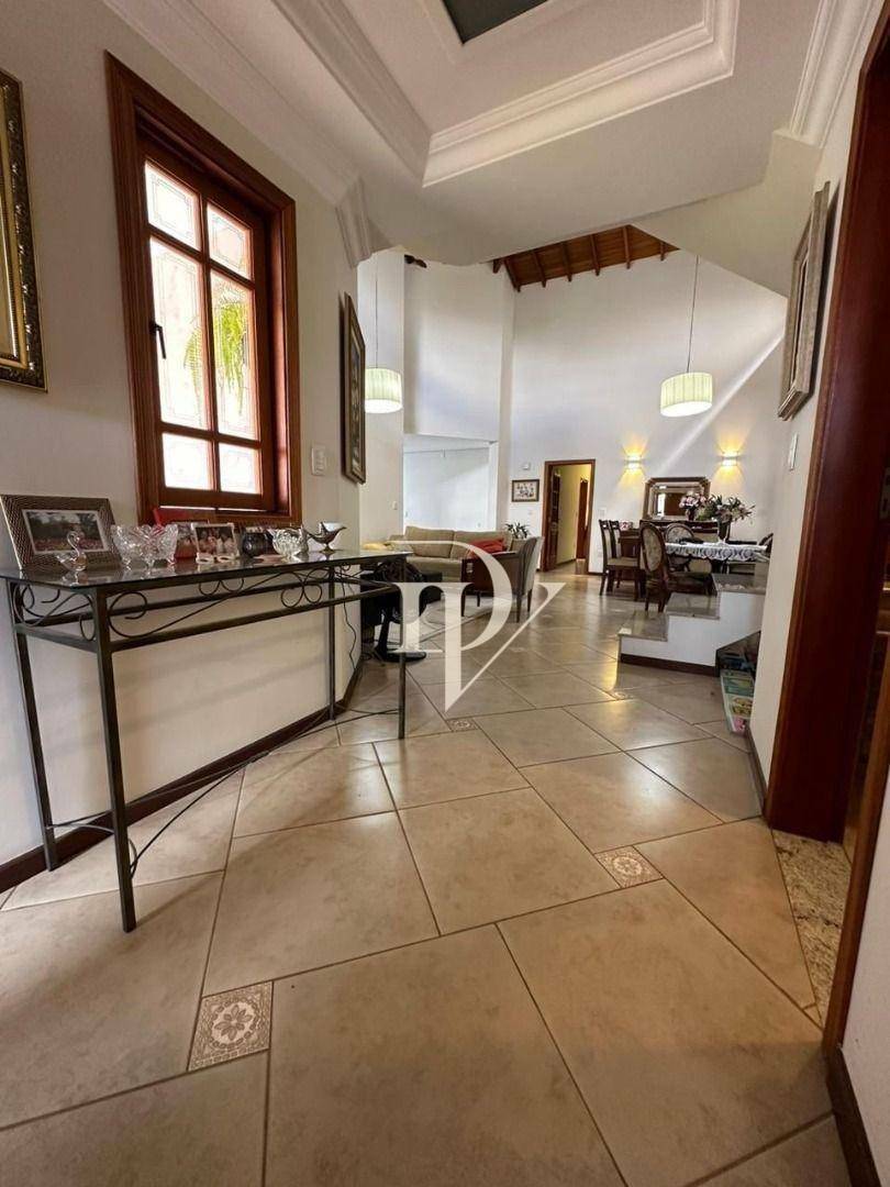 Casa de Condomínio à venda com 3 quartos, 264m² - Foto 2