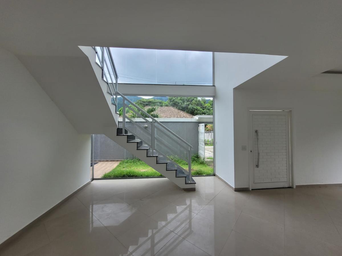 Casa de Condomínio à venda com 5 quartos, 220m² - Foto 16