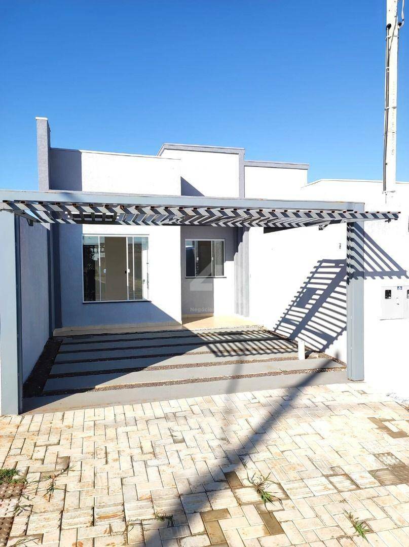 Casa à venda com 2 quartos, 55m² - Foto 1