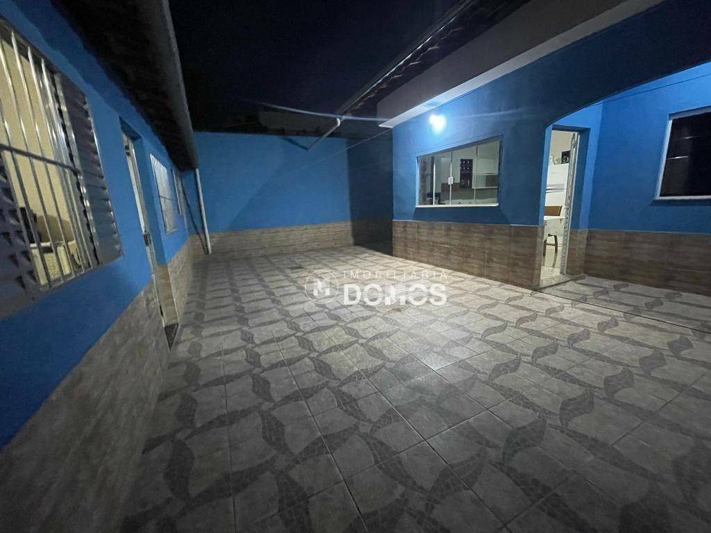 Casa à venda com 3 quartos, 200m² - Foto 3