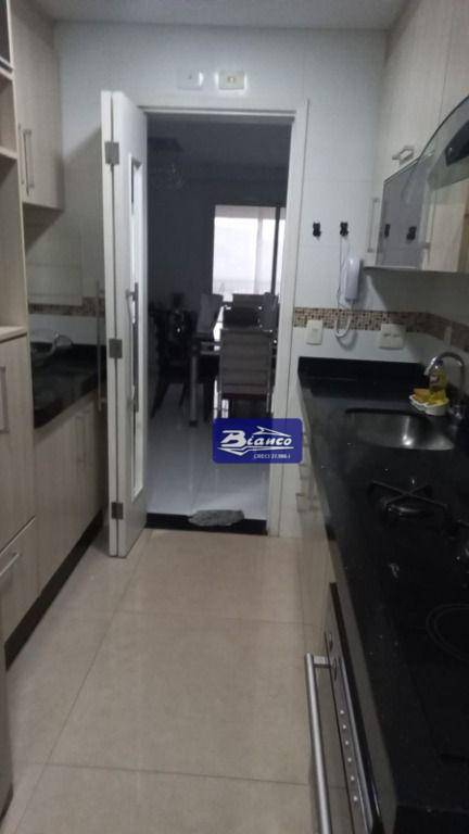 Apartamento para alugar com 2 quartos, 94m² - Foto 9