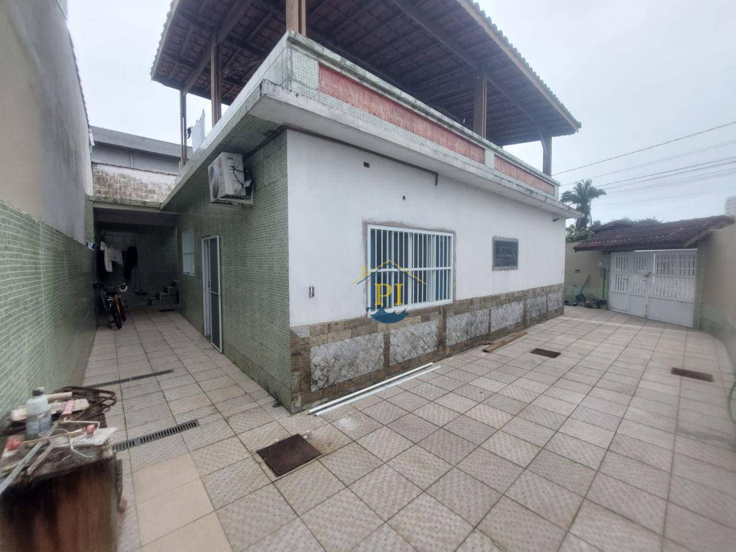 Casa à venda com 2 quartos, 114m² - Foto 1