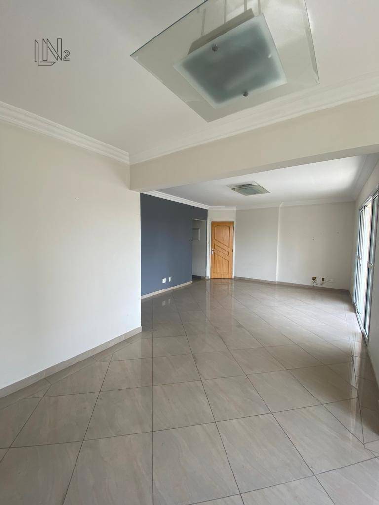 Apartamento à venda com 3 quartos, 121m² - Foto 27