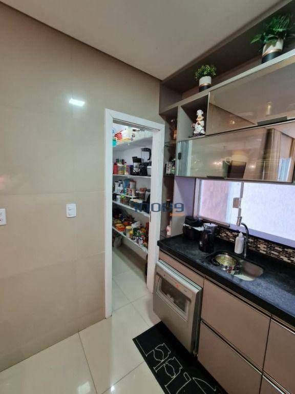 Casa de Condomínio à venda com 4 quartos, 263m² - Foto 16