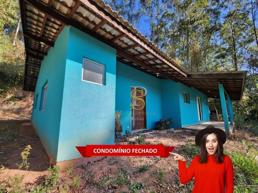 Casa de Condomínio à venda com 4 quartos, 253m² - Foto 1