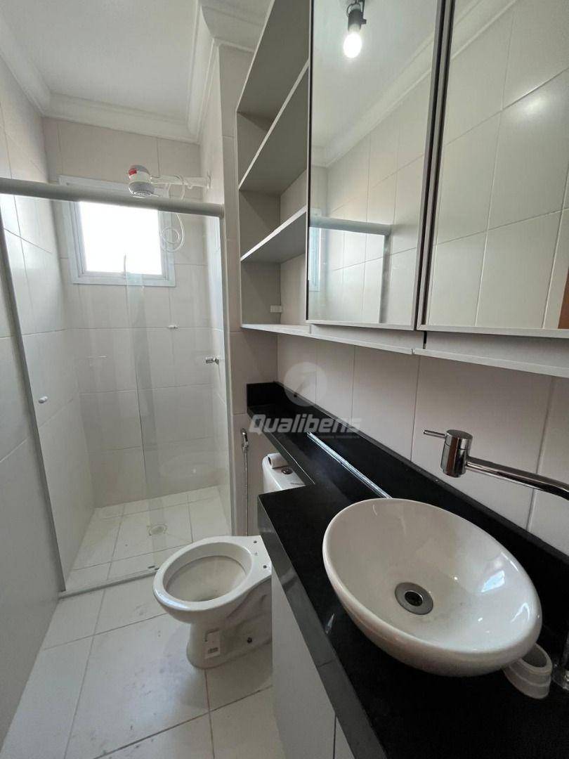 Apartamento para alugar com 2 quartos, 65m² - Foto 7