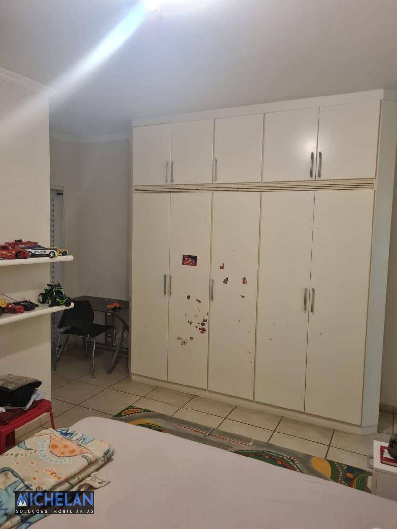 Casa de Condomínio para alugar com 3 quartos, 270m² - Foto 17