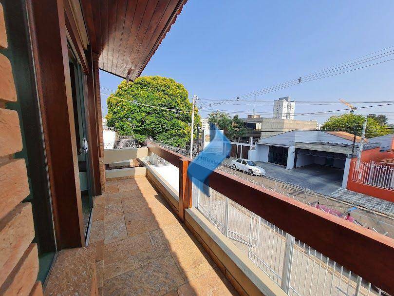 Casa para alugar com 3 quartos, 218m² - Foto 45