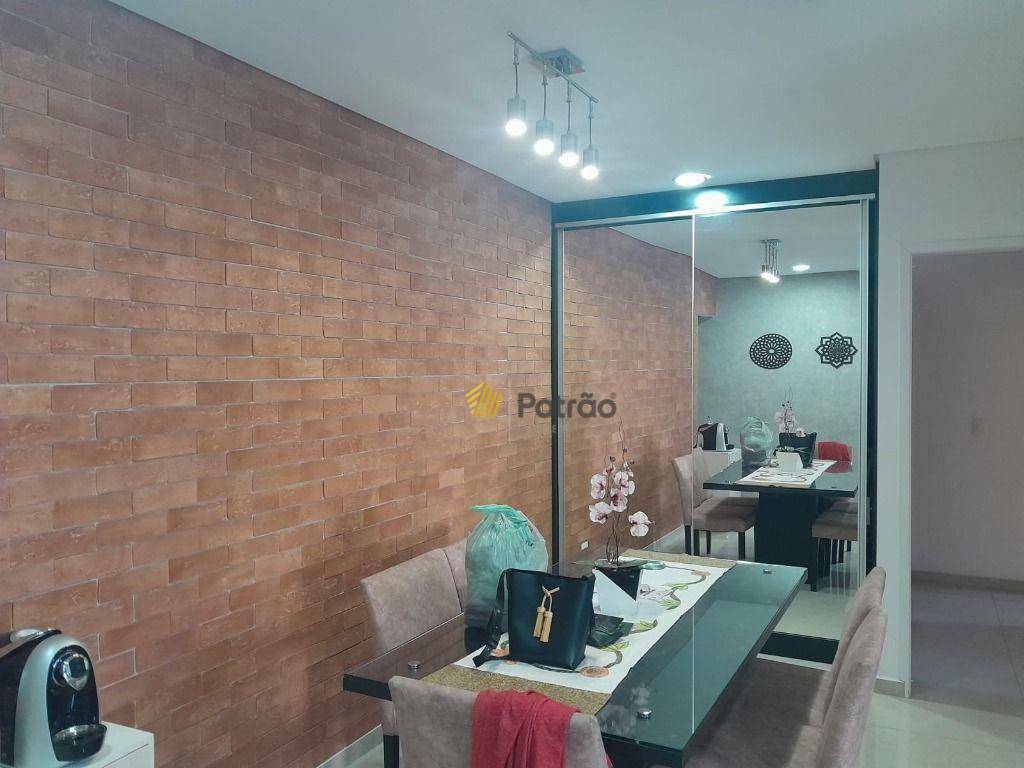 Apartamento para alugar com 3 quartos, 130m² - Foto 17