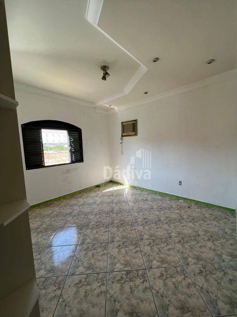 Casa à venda e aluguel com 3 quartos, 230m² - Foto 10