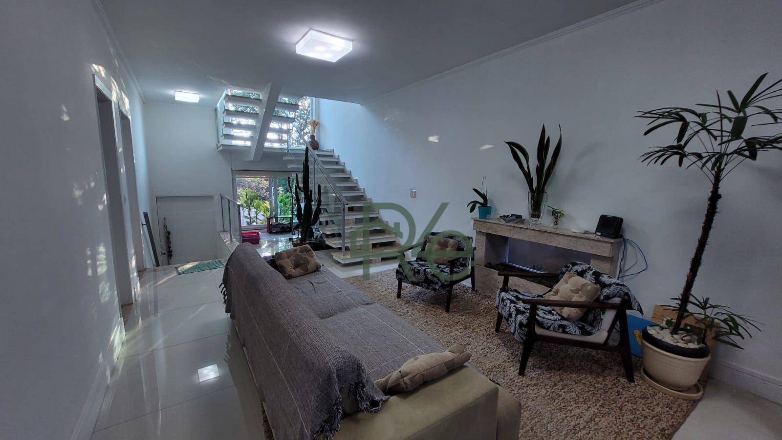 Casa de Condomínio à venda com 5 quartos, 245m² - Foto 4