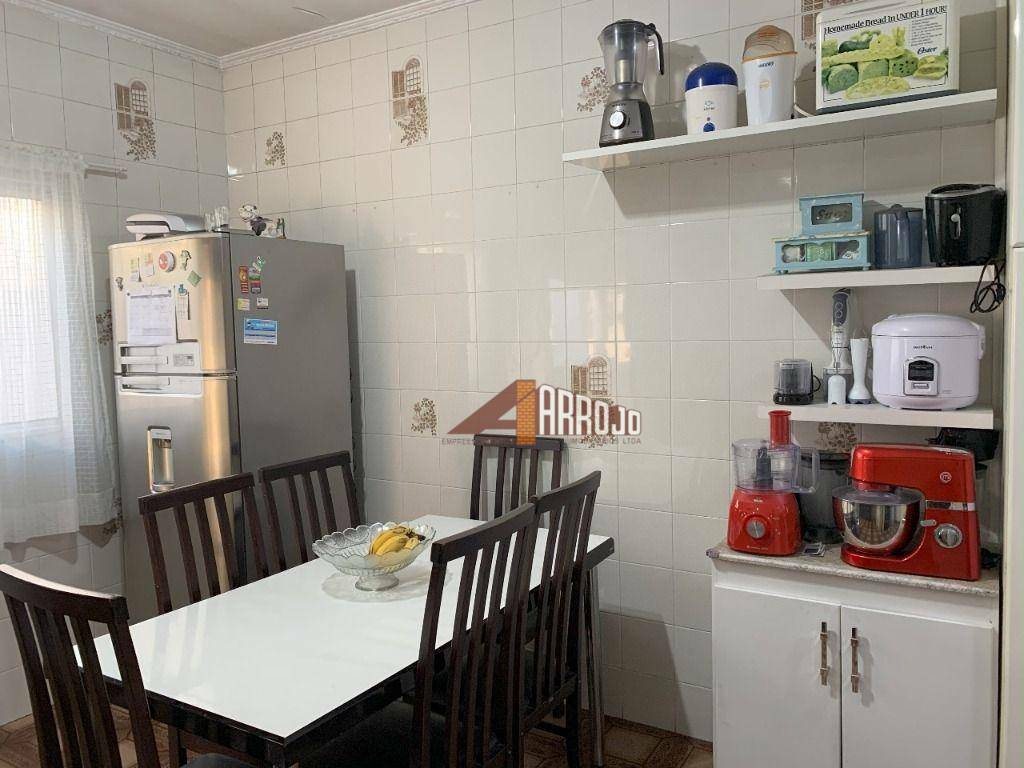 Casa à venda com 3 quartos, 200m² - Foto 12